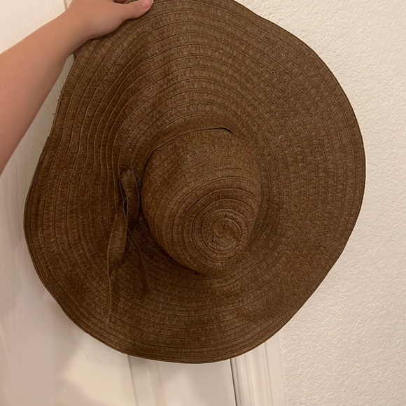 Brown Floppy Beach Hat - Picture 1 of 2